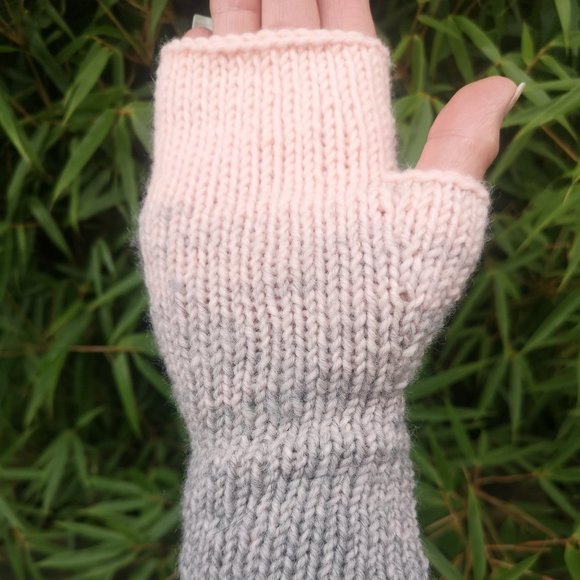 Handmade in Canda Knitted Fingerless Texting Gloves Wool Blend Pink Grey Gift - Picture 2 of 11